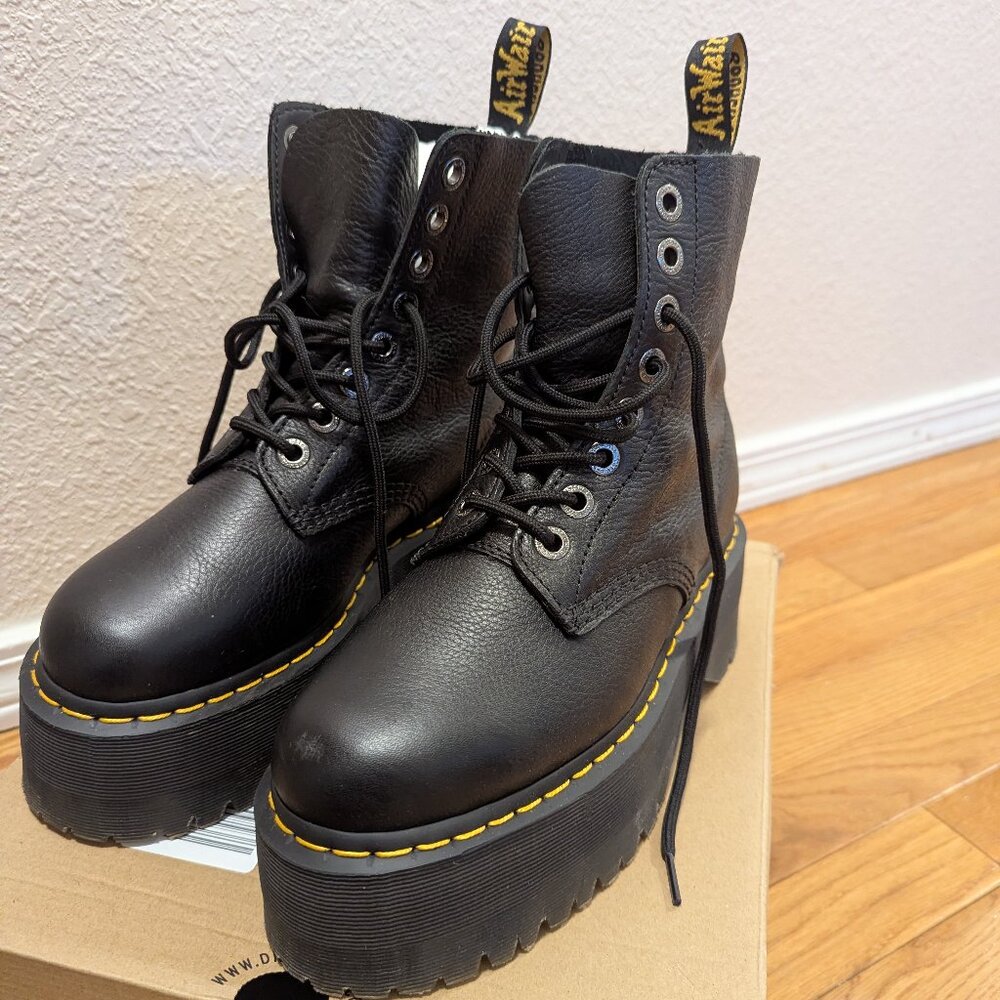 Dr. Martens pascal max platform pisa leather boot sz 7